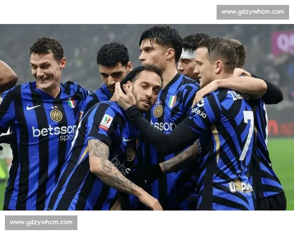 欧冠历史经典对决盘点：从惊天逆转到巅峰对决回顾